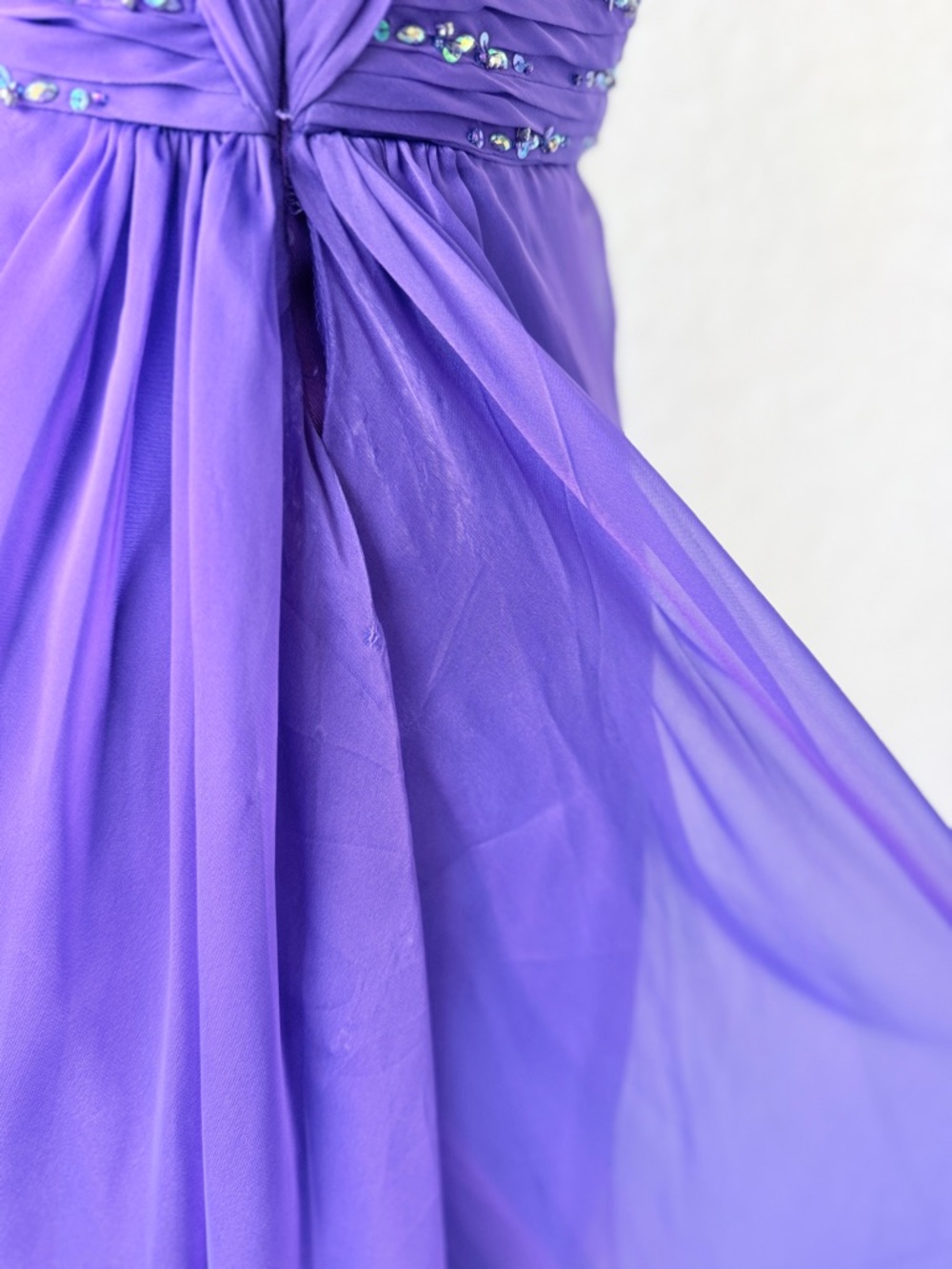 Formal gown - Picture 6 of 8